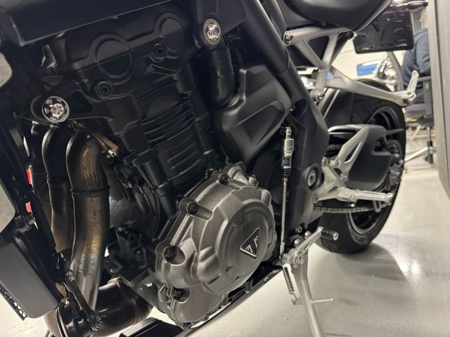 triumph - speed-triple-1200-rs