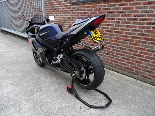 suzuki - gsx-r-750
