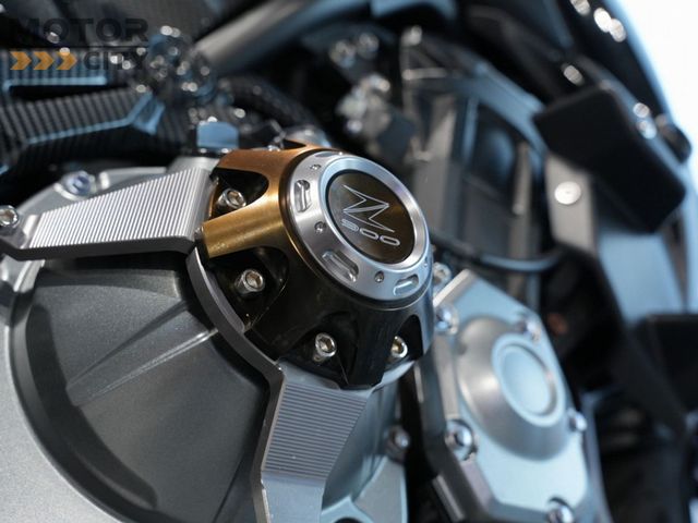 kawasaki - z900