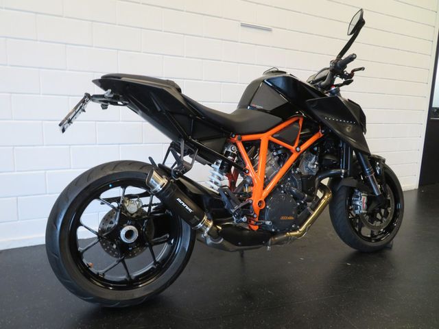 ktm - 1290-super-duke-r