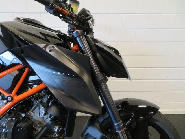 ktm - 1290-super-duke-r