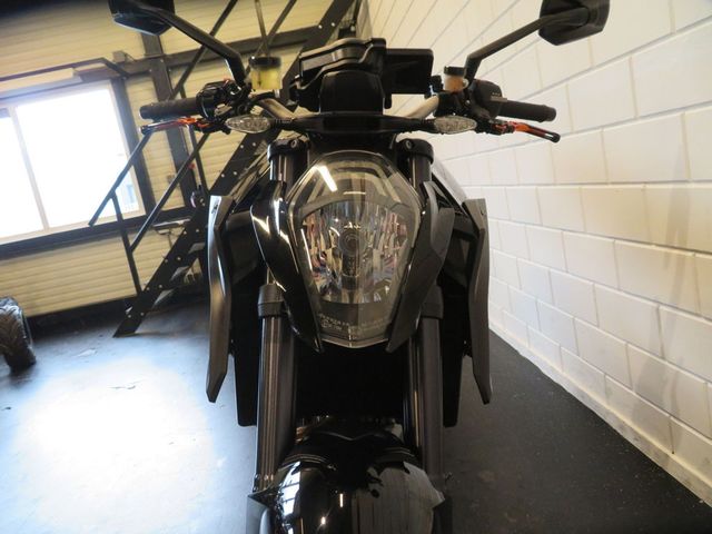 ktm - 1290-super-duke-r