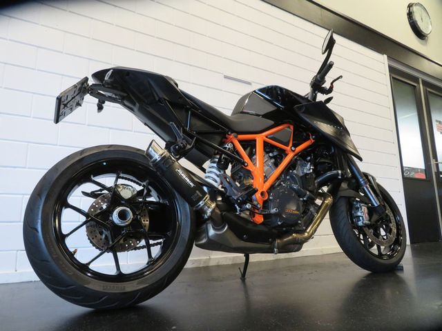 ktm - 1290-super-duke-r