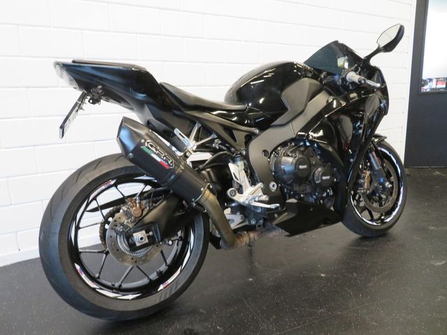 honda - cbr-1000-rr-fireblade