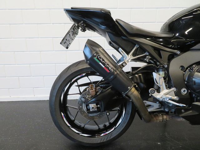 honda - cbr-1000-rr-fireblade