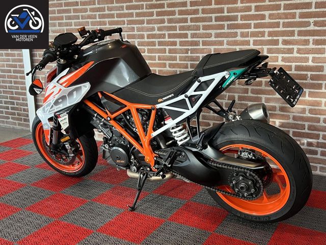 ktm - 1290-super-duke-r