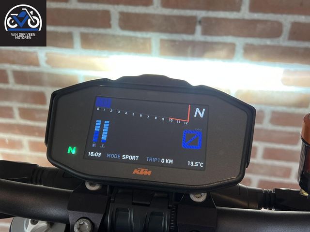 ktm - 1290-super-duke-r