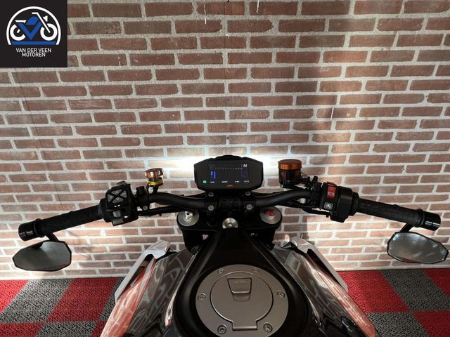 ktm - 1290-super-duke-r