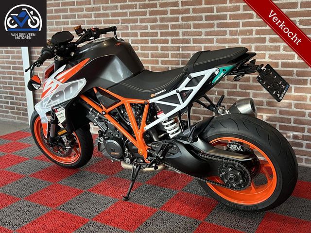 ktm - 1290-super-duke-r