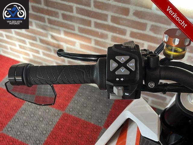 ktm - 1290-super-duke-r