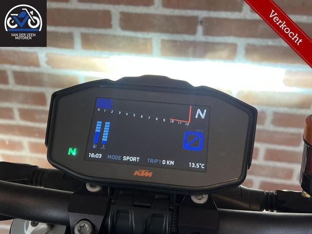 ktm - 1290-super-duke-r