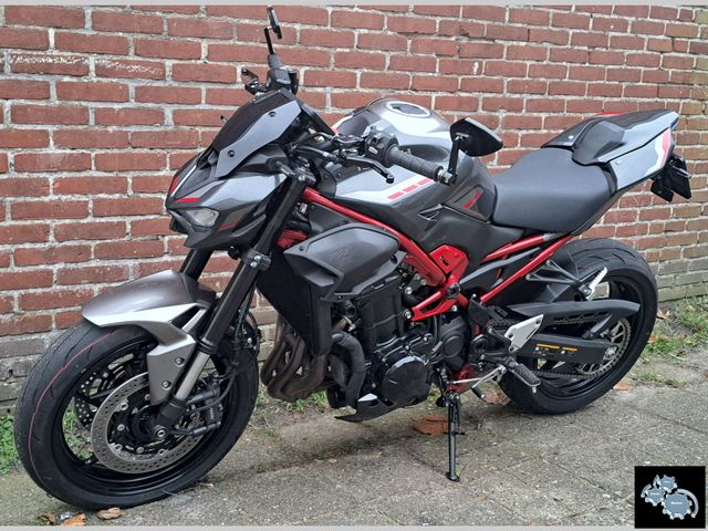 kawasaki - z900