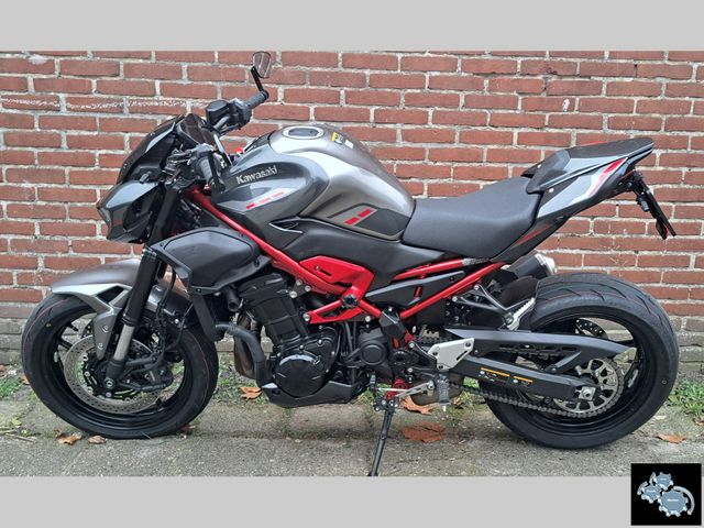 kawasaki - z900