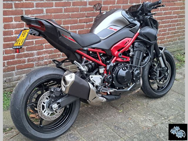 kawasaki - z900