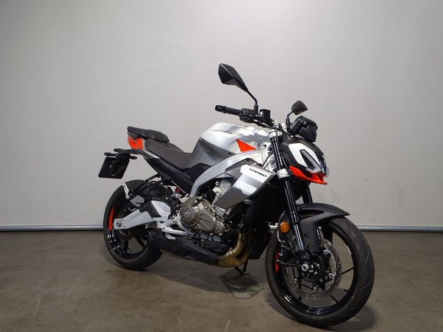 aprilia - tuono-457