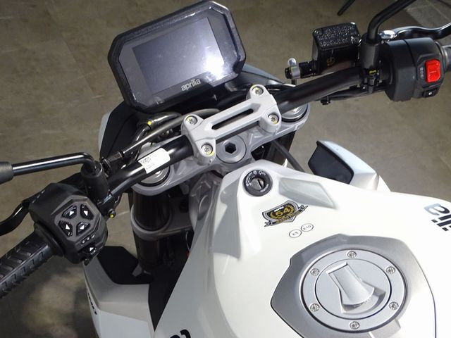 aprilia - tuono-457