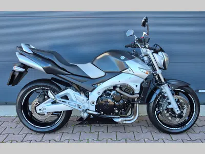 SUZUKI GSR 600 – foto 2