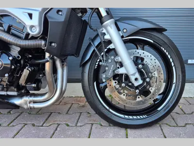 SUZUKI GSR 600 – foto 4