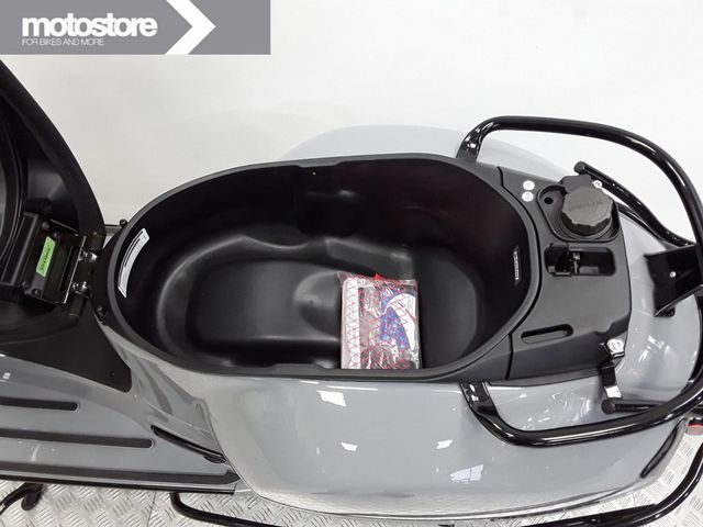 vespa - gts-super-tech-300
