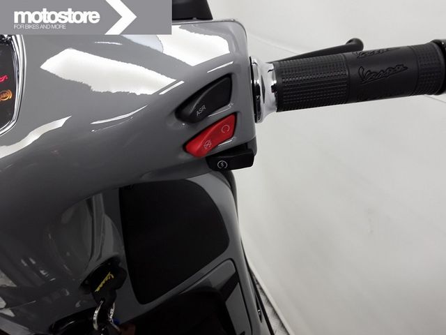 vespa - gts-super-tech-300