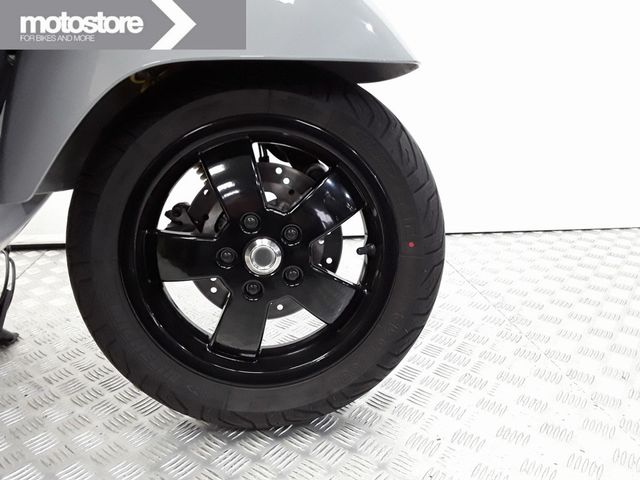 vespa - gts-super-tech-300