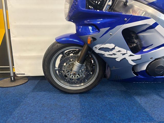 honda - cbr-900-rr-fireblade