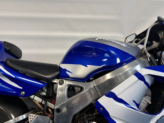 honda - cbr-900-rr-fireblade