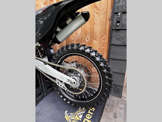 yamaha - yz-250-monster-energy-yamaha-racing-edition