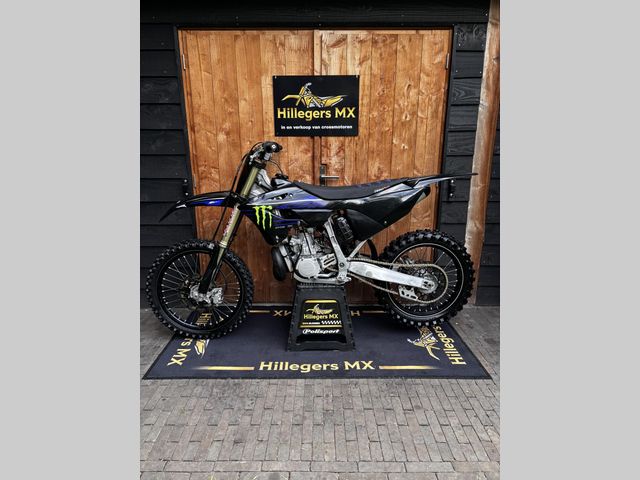 yamaha - yz-250-monster-energy-yamaha-racing-edition
