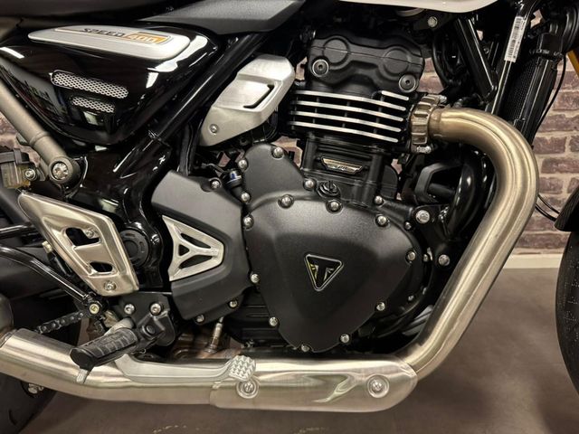 triumph - speed-400