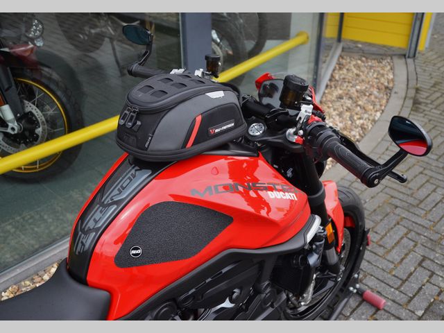 ducati - monster