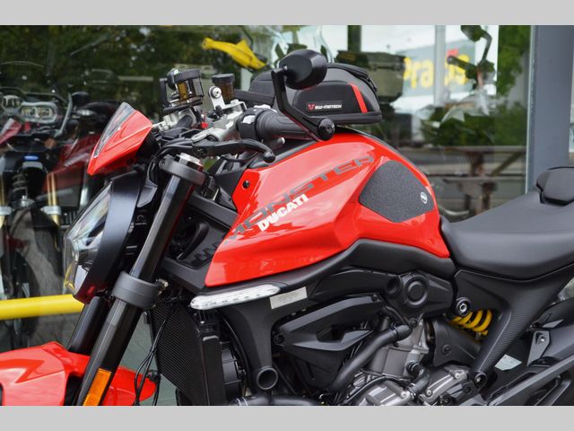 ducati - monster