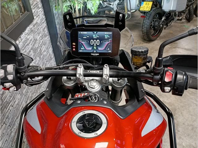 triumph - tiger-900-gt-pro