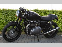 TRIUMPH THRUXTON 900