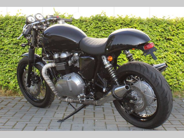 triumph - thruxton-900