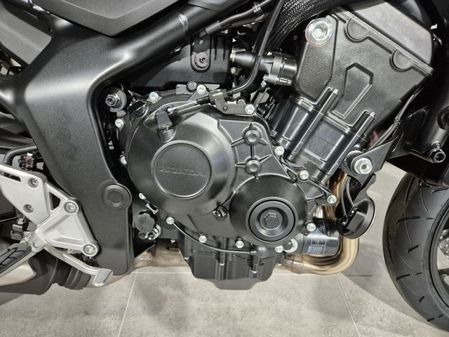 honda - cb-1000-hornet