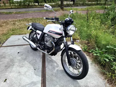 MOTO GUZZI V 7 CLASSIC – foto 3