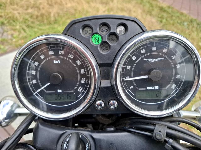 moto-guzzi - v-7-classic