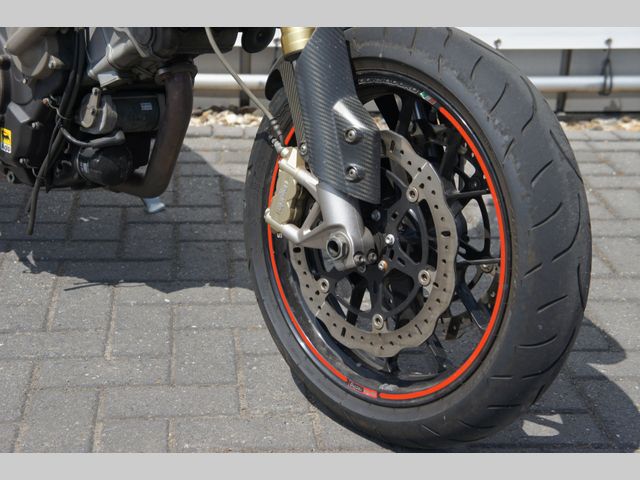 aprilia - dorsoduro-750