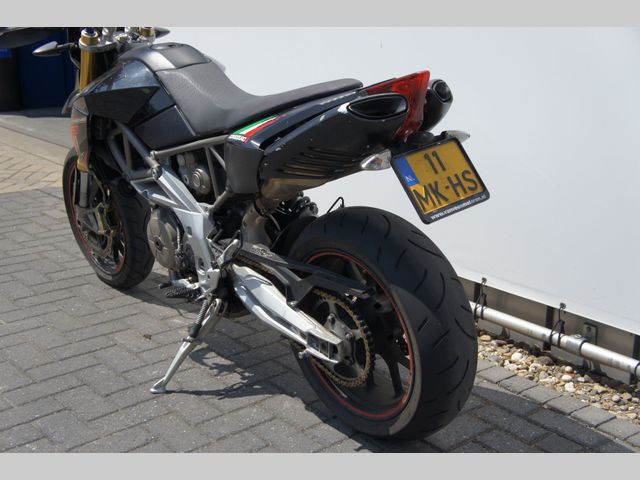 aprilia - dorsoduro-750