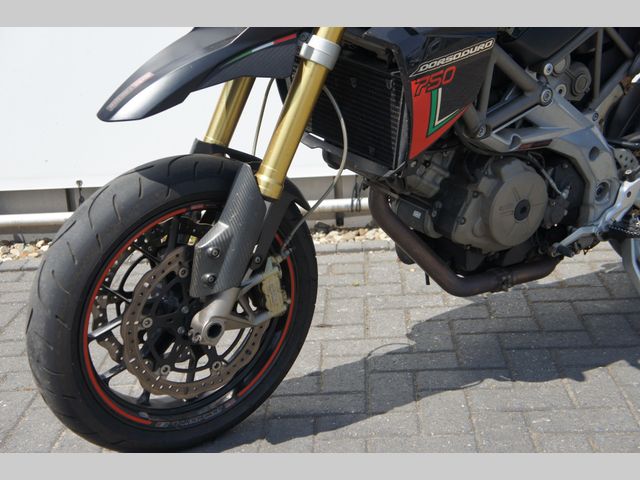 aprilia - dorsoduro-750