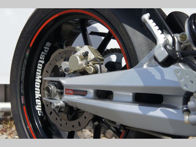 aprilia - dorsoduro-750