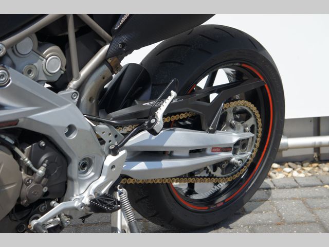 aprilia - dorsoduro-750