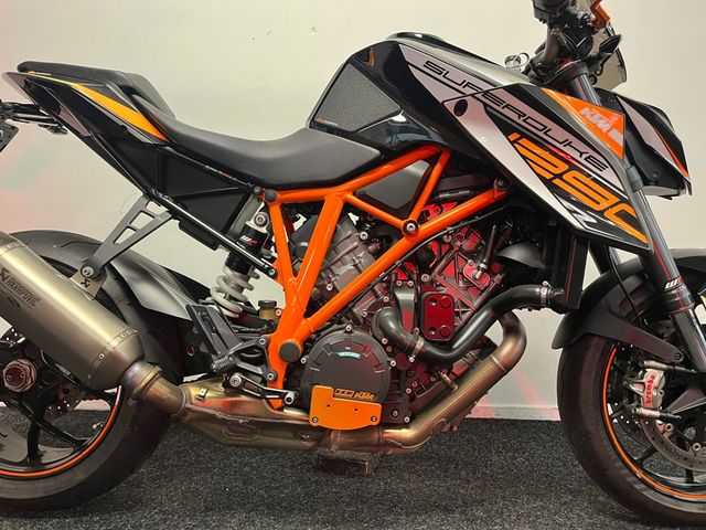 ktm - 1290-super-duke-r