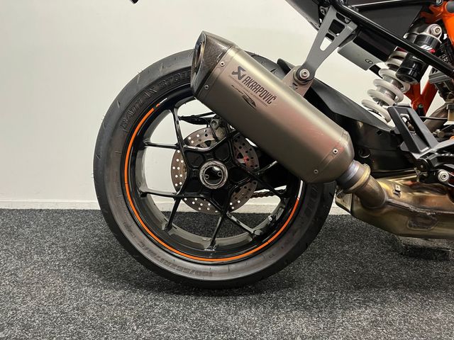 ktm - 1290-super-duke-r
