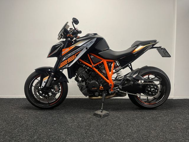ktm - 1290-super-duke-r