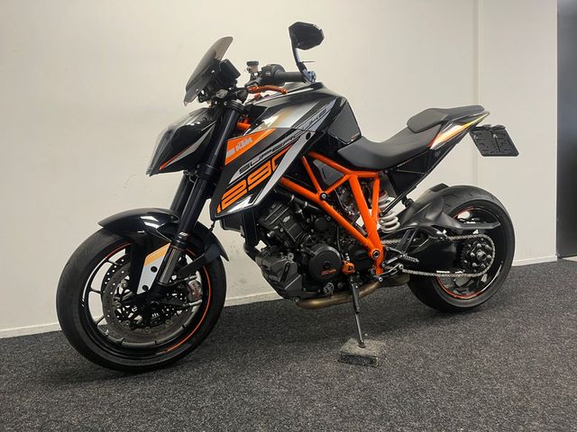 ktm - 1290-super-duke-r