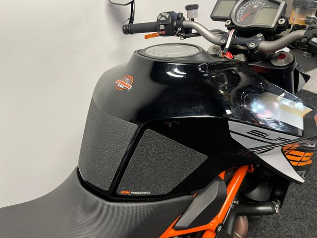 ktm - 1290-super-duke-r