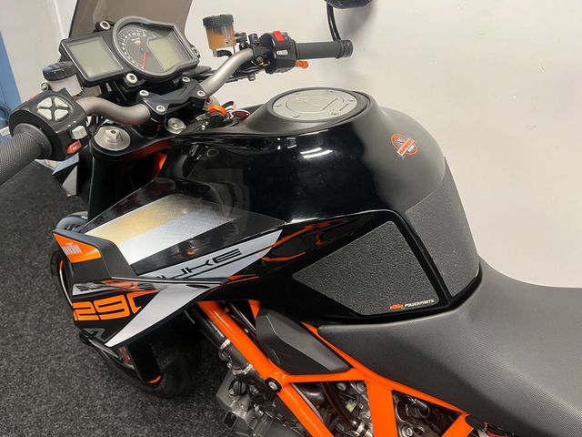 ktm - 1290-super-duke-r