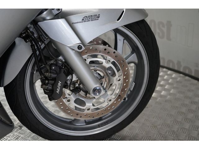 honda - st-1300-pan-european